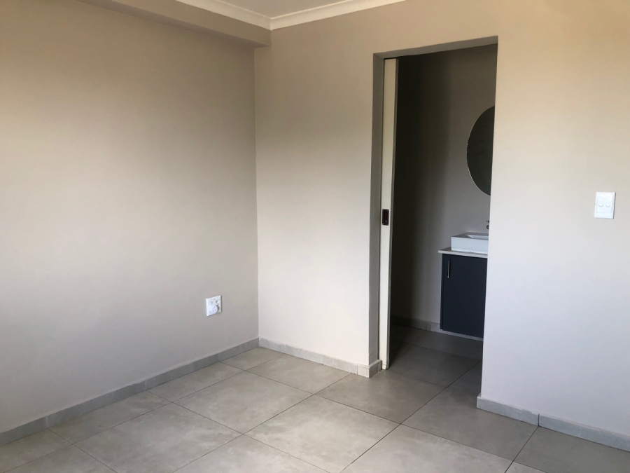 3 Bedroom Property for Sale in Parklands East Western Cape